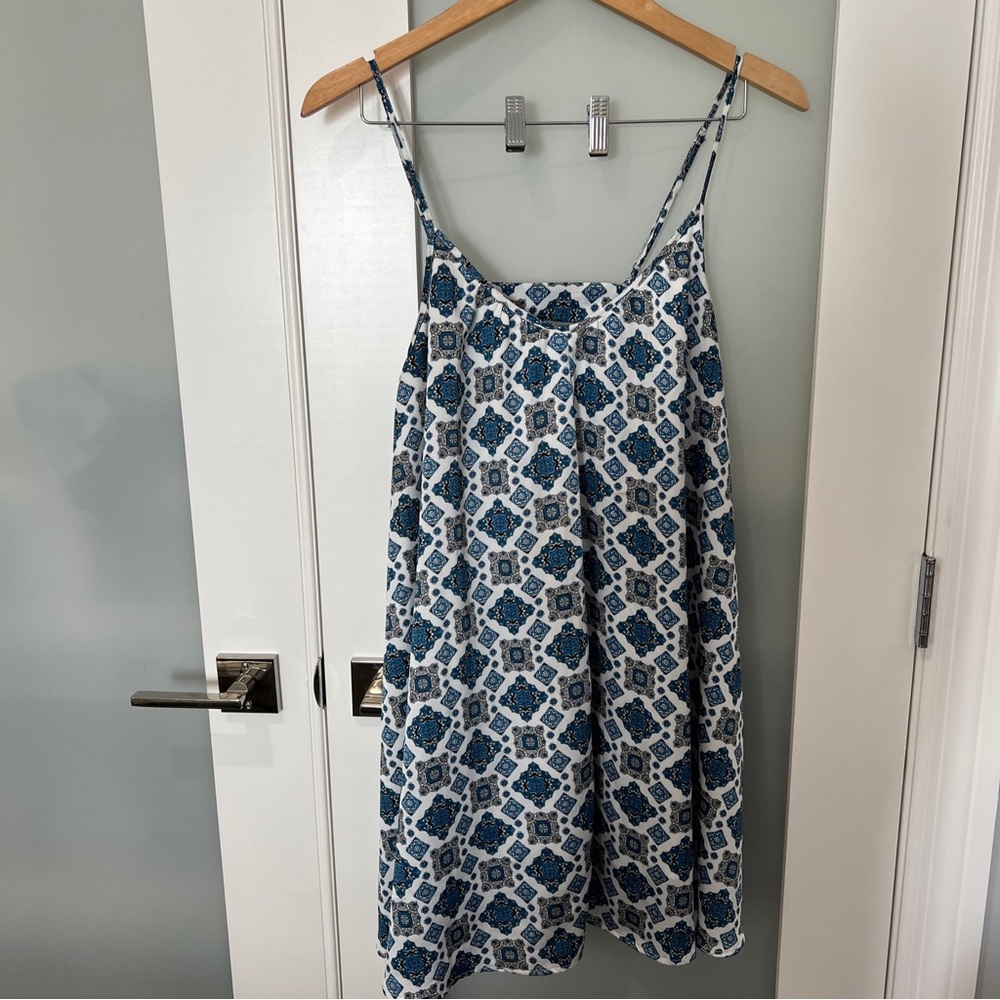 “RED” Saks Fifth Avenue Blue White Dress Size Small EUC Lined Spaghetti Straps